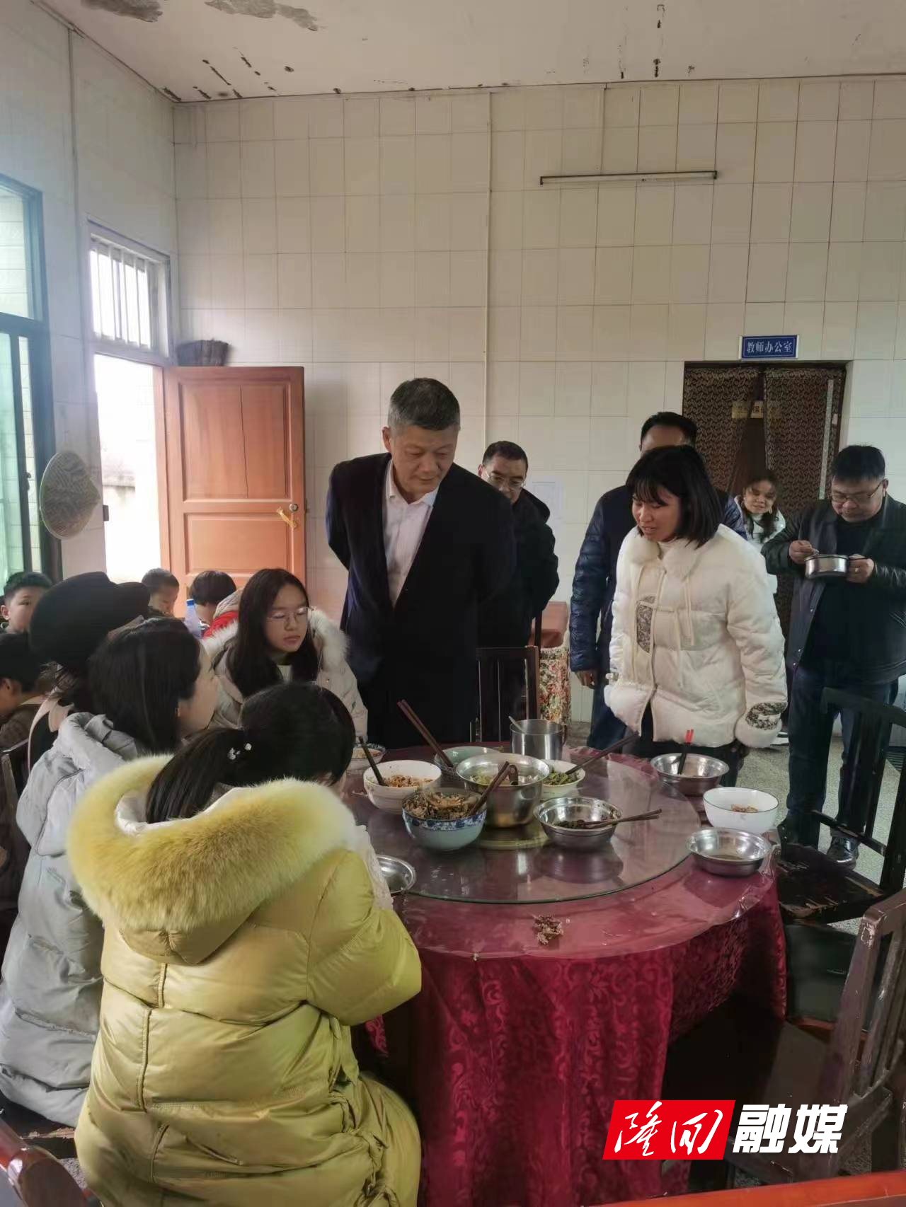 隆回县教育局突击检查学校常规管理工作(图2)