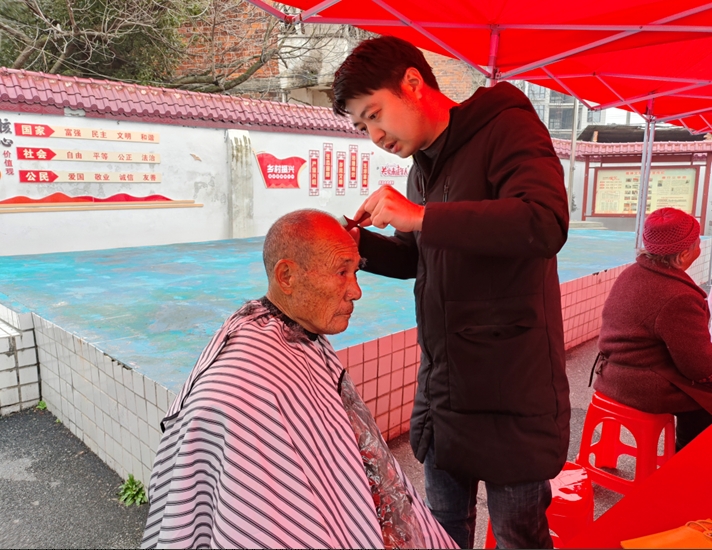双清区：爱老活动进乡村  暖心服务零距离(图2)