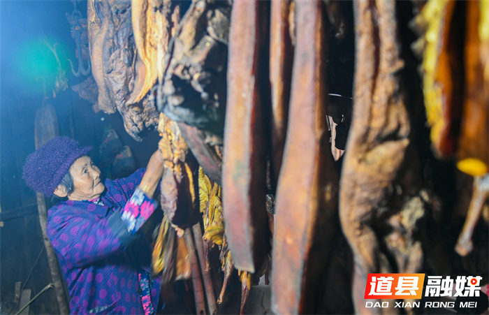 湖南道县：腊味飘香年味浓3_副本.jpg
