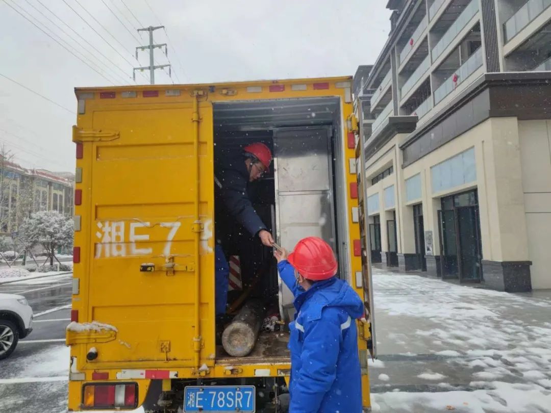 武冈深燃积极应对冰雪天气 全力保障燃气供给(图1)