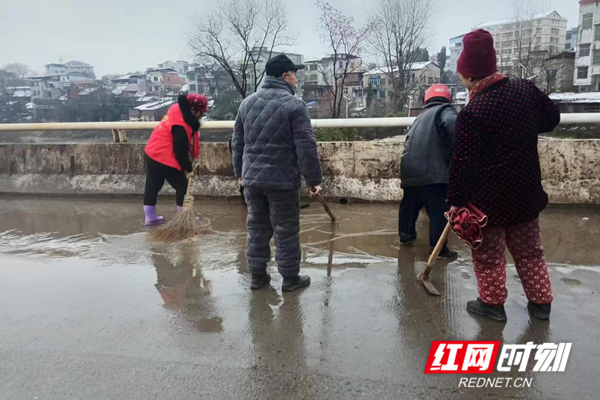 全力防范低温雨雪冰冻灾害1_副本.jpg