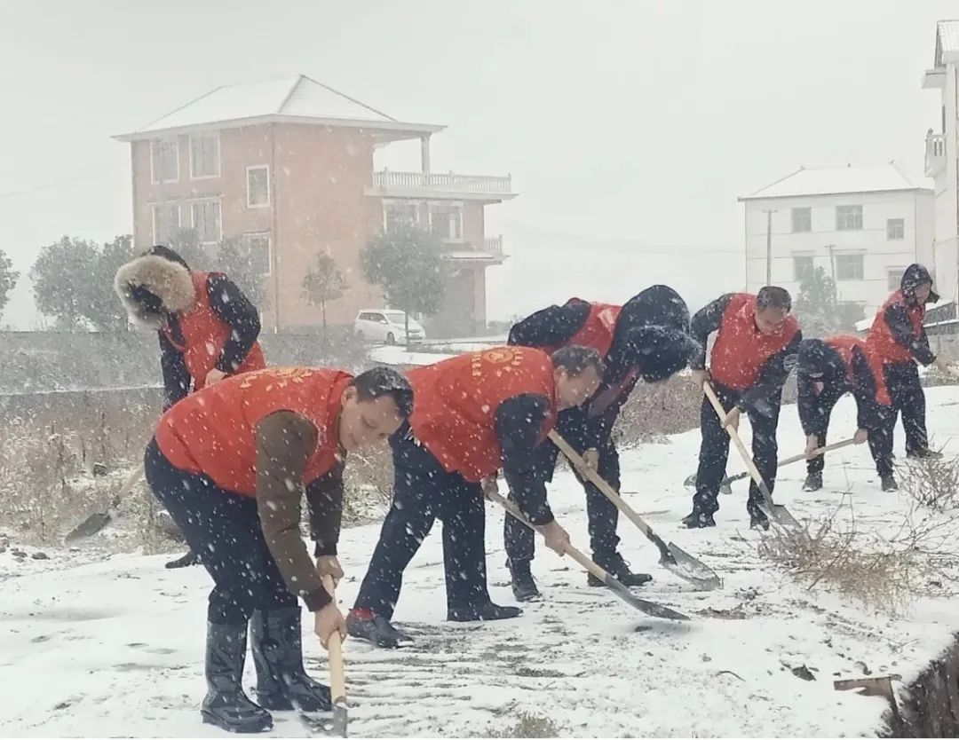 众志成城 抗击冰雪 | 武冈市各部门迅速出击 有效应对低温雨雪天气(图4)