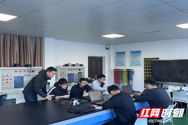 湖南安全技术职业学院师生全力备战技能竞赛