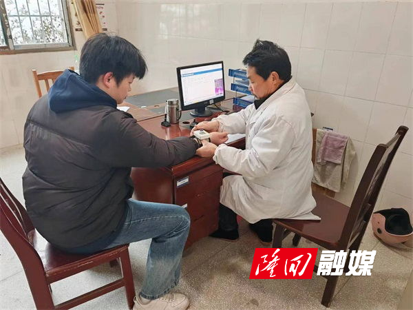 隆回县高平镇开展征兵初审初检工作  严把参军第一关(图2)