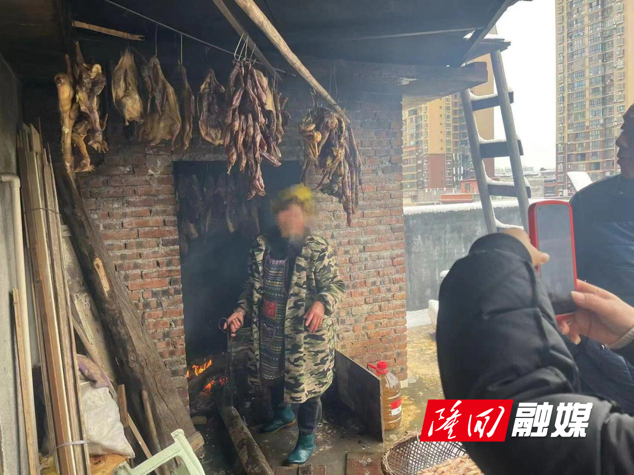 隆回县花门街道开展城区违规熏制腊肉宣传巡查工作(图2)