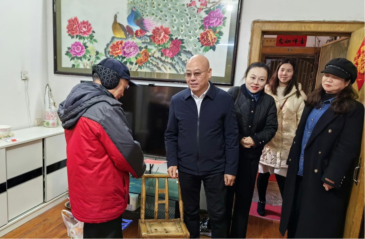 天心区工委慰问.png