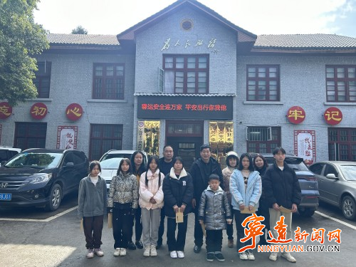 宁远：深情送温暖 关爱暖人心1_副本500.jpg