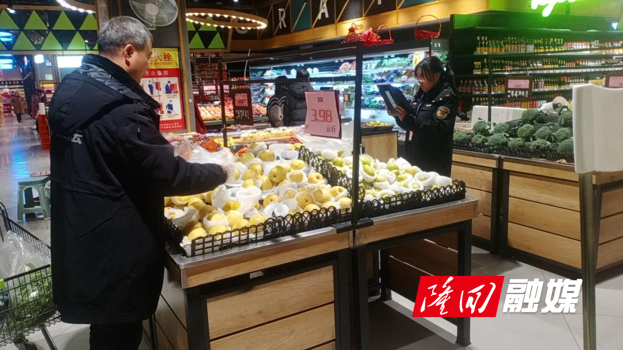 隆回县市场监督管理局开展食品安全开放日暨年关守护专项抽检活动(图2)