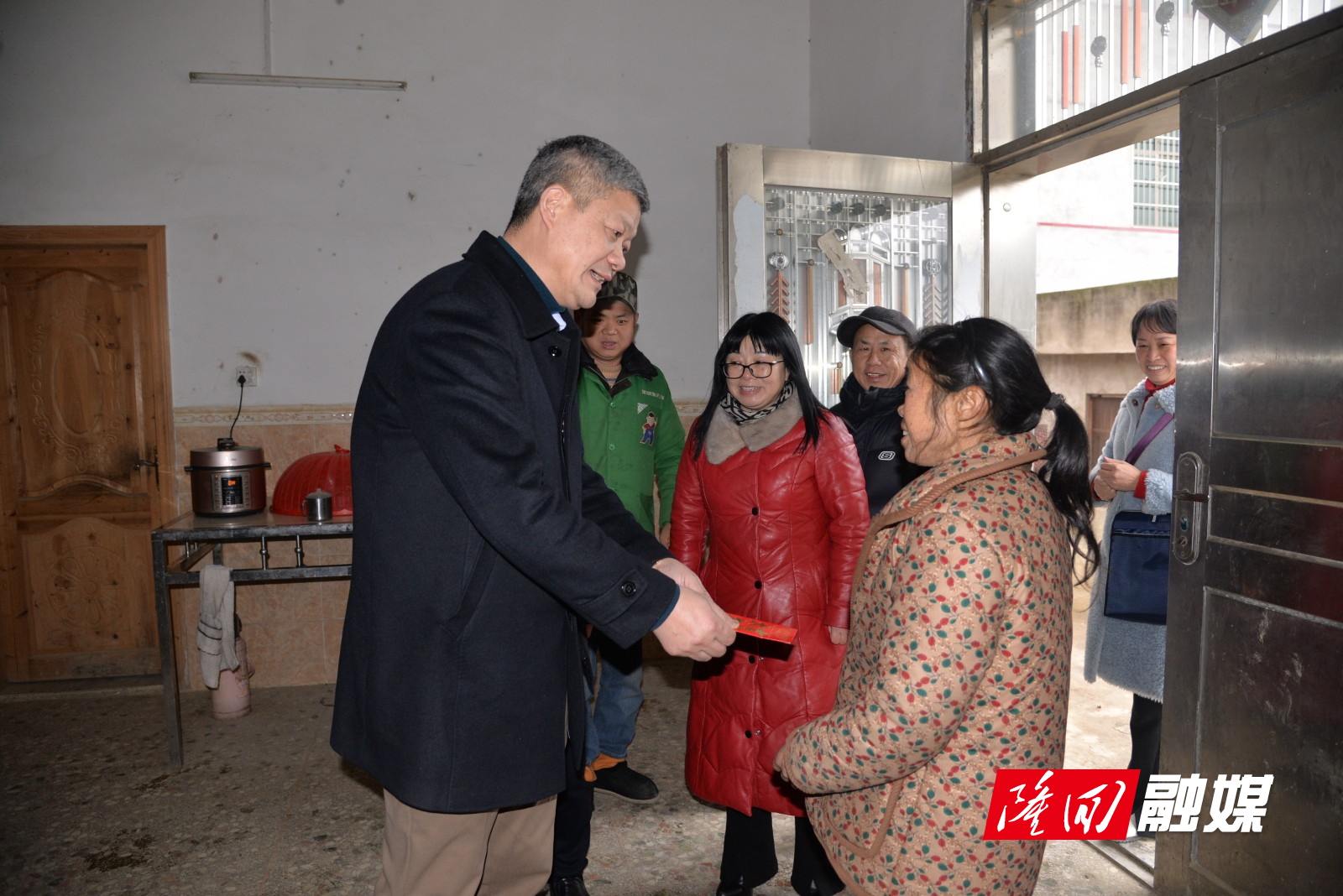 隆回县教育局开展春节前走访慰问活动(图1)