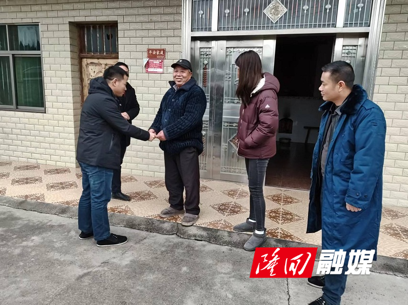 横板桥镇：关爱退役军人 走访慰问暖人心(图1)
