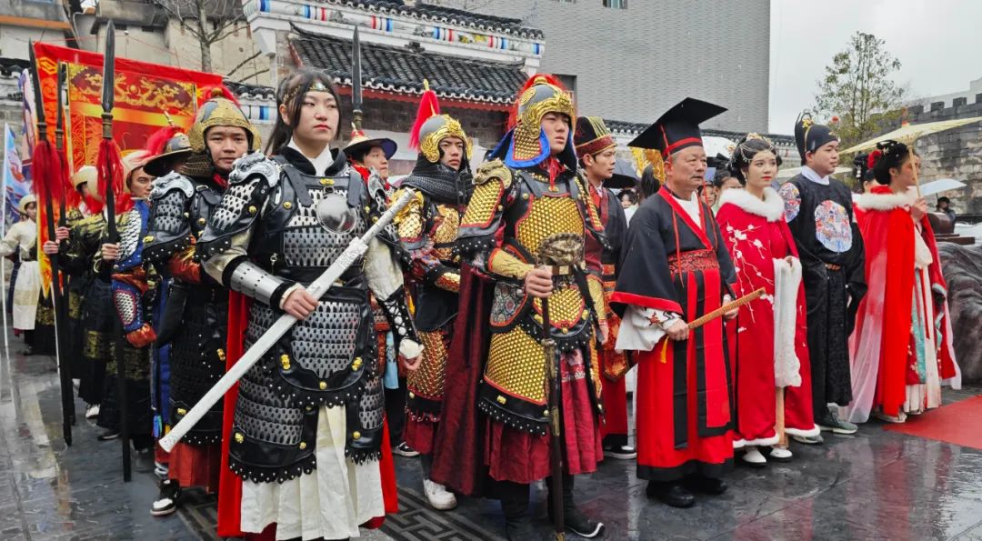 200余名汉服爱好者齐聚古城武冈上演“梦回都梁”...(图2)