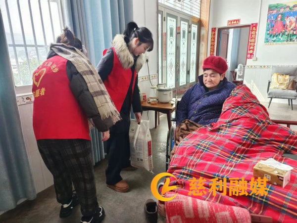 走访慰问2月3日 (3)_副本.jpg