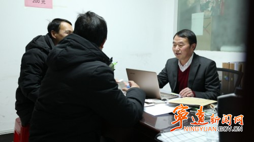 【委员风采】龚智：心系于法 情系于民1_副本500.jpg