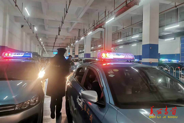 整治高铁站营运秩序 擦亮“枢纽高地”名片1.jpg