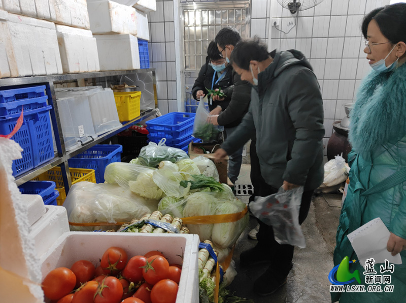 蓝山县市场监督管理局：抽样与监管并举 确保学校食堂食品安全1.jpg