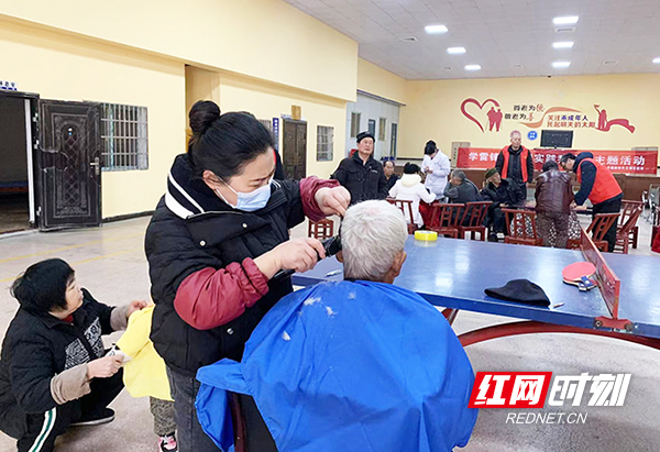 沅陵县积极开展学雷锋系列志愿活动