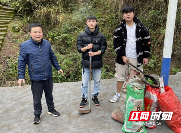 沅陵县积极开展学雷锋系列志愿活动