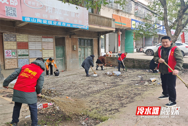 图片女兵1.png