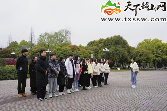 重温红色历史，追寻伟人足迹