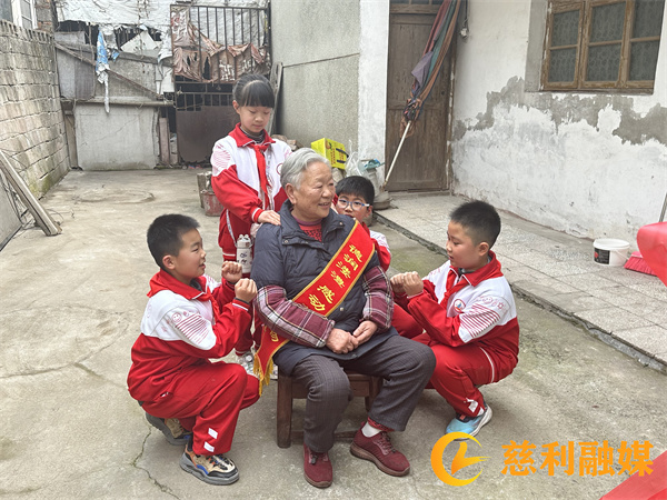 94339b3a189951afafe822af79b4ba5.jpg 94339b3a189951afafe822af79b4ba5.jpg