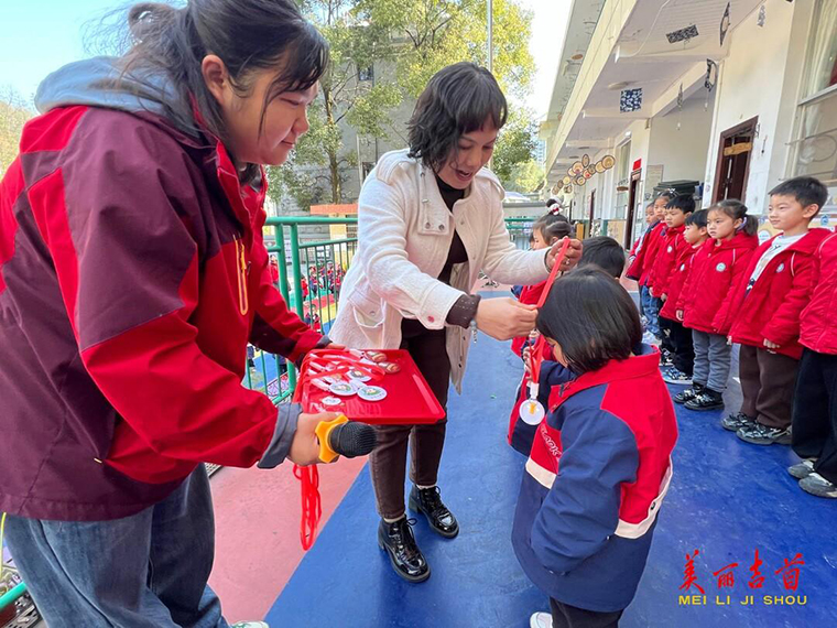 市十幼：学雷锋唱廉音 清廉家风润人心2.jpg