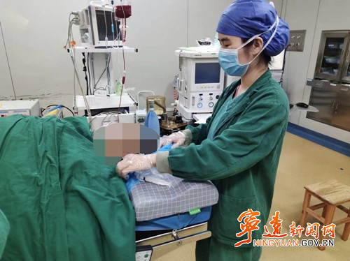 宁远县人民医院改善就医体验——“温暖的手术室”_副本500.jpg