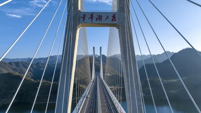 （2023年12月19日，官新高速公路正式开通。辜鹏博 摄）