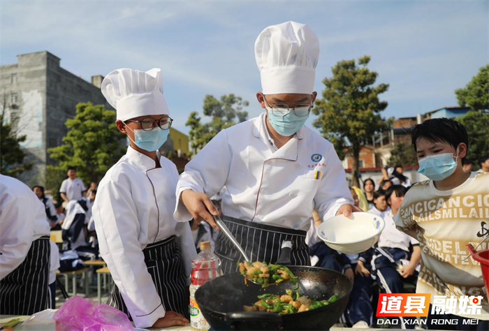 （组图新闻）道县：学生赛厨艺 劳动展风采2_副本.png