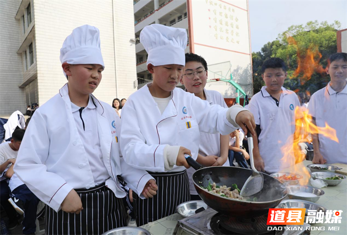 （组图新闻）道县：学生赛厨艺 劳动展风采7_副本.png