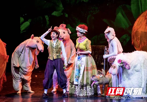 广西舞台艺术作品《魔豆》和《八桂大歌》开启在湘巡演