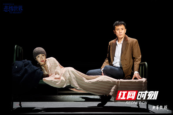 中法艺术家携手致敬经典 中文版舞台剧《悲惨世界》长沙上演