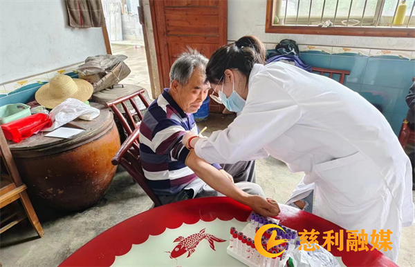 向峪村入户采血2_副本.png