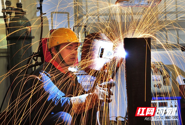 湖湘工匠丨欧勇：15年坚守 焊接也有厚度和高度