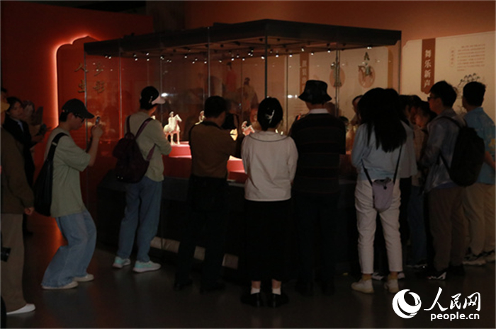 花月醉雕鞍 走进长沙博物馆回眸“大唐盛世”。人民网记者 吴茜薇摄