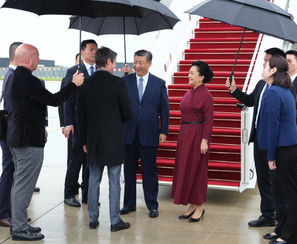 French PM greets Xi with Chinese “Nihao“