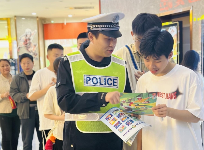 双清交警圆满完成“五一”期间道路交通安保工作(图2)