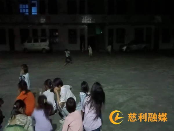 夜间消防.jpg
