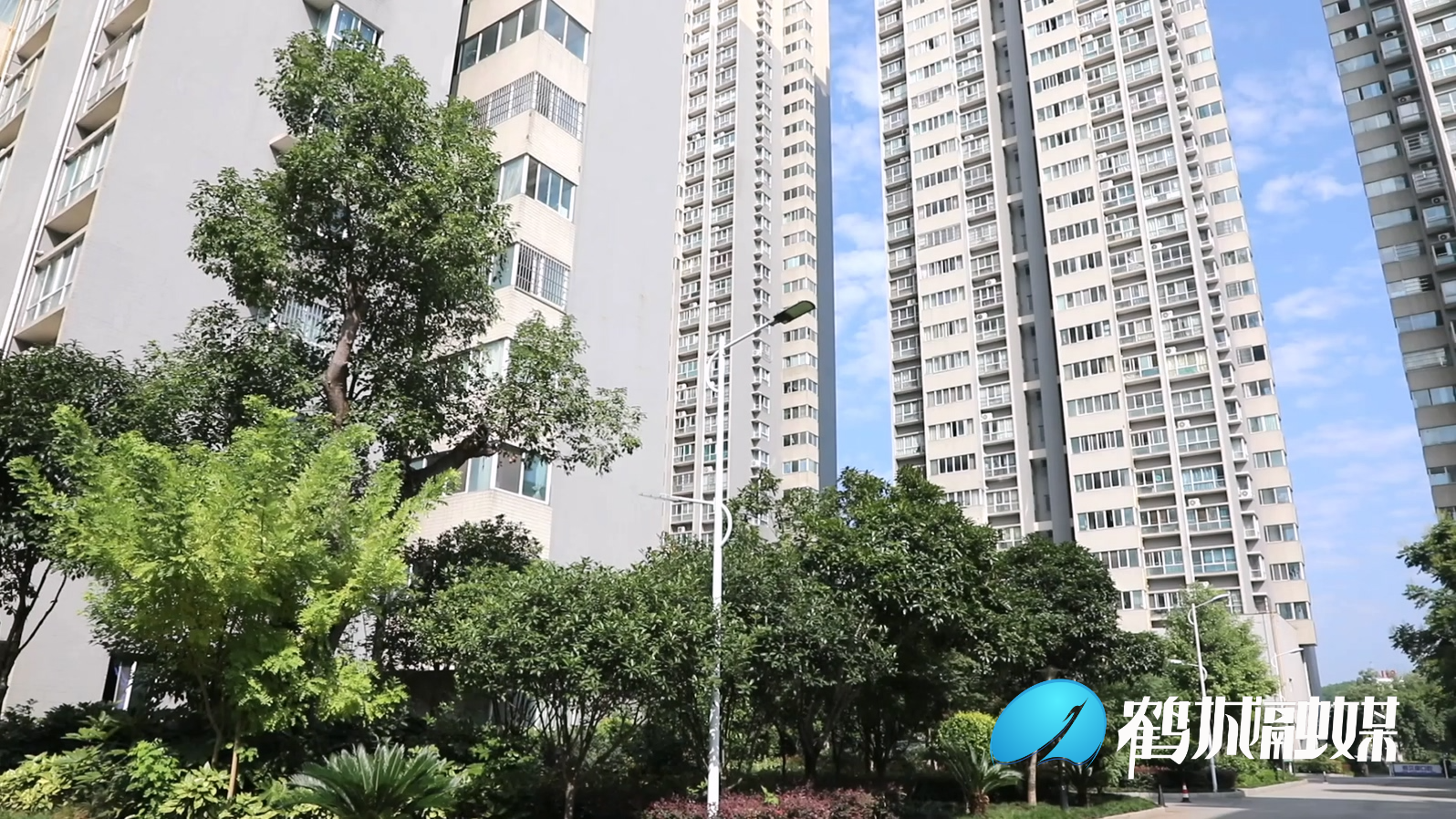 鹤城：加速推进高新区保障性租赁住房建设 让人才“住有所居”.mp4_20240510_154902.993.jpg