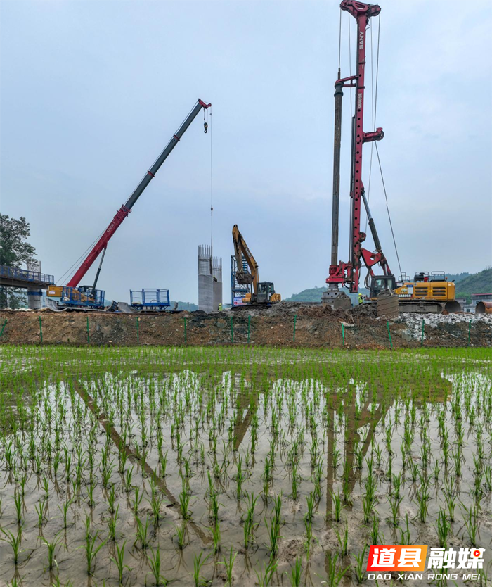湖南道县：高速公路建设忙13_副本.png