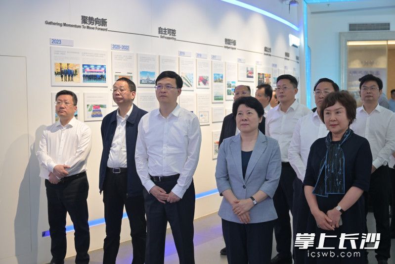 长沙市党政代表团考察南京科远智慧科技集团股份有限公司。
