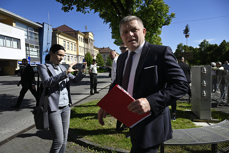  斯洛伐克总理遇刺暂脱生命危险 官员称刺杀具政治动机