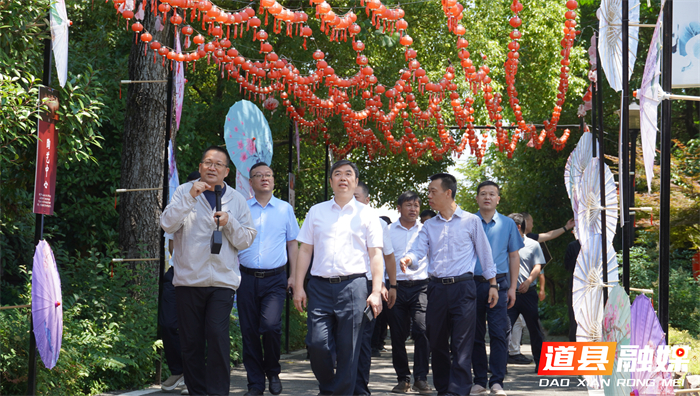 县委书记李天明在金华市义乌市缸窑村考察学习_副本.jpg