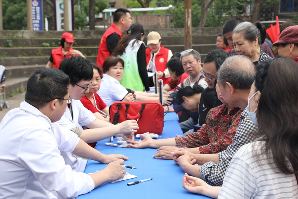 民革醴陵市委会举办第二届公益集市活动 (7).jpg