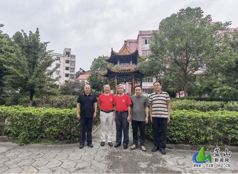 聚忆一中 共力发展.jpg