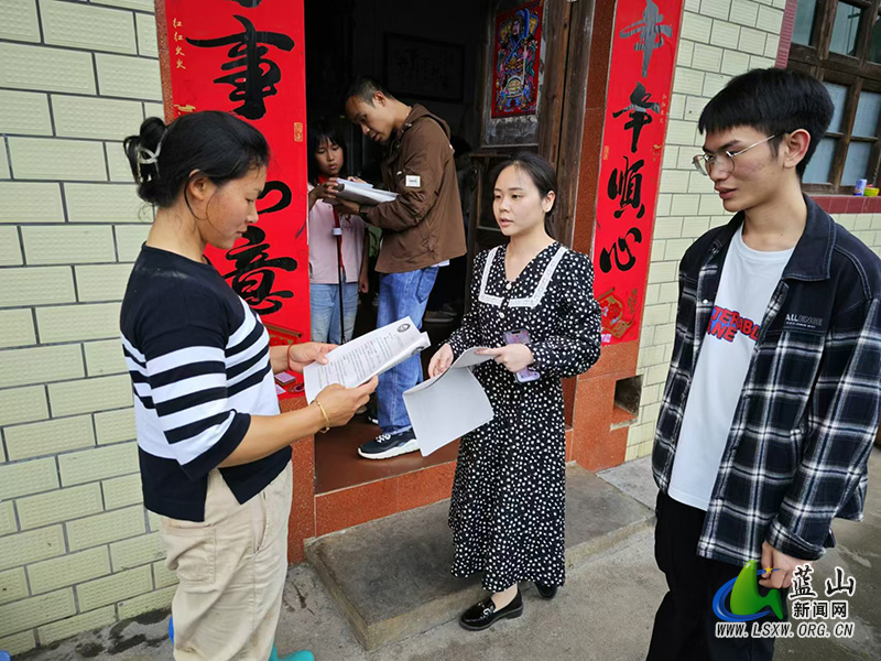 土市学校:“万师访万家” 织密安全防护网2.jpg 土市学校:“万师访万家” 织密安全防护网2.jpg