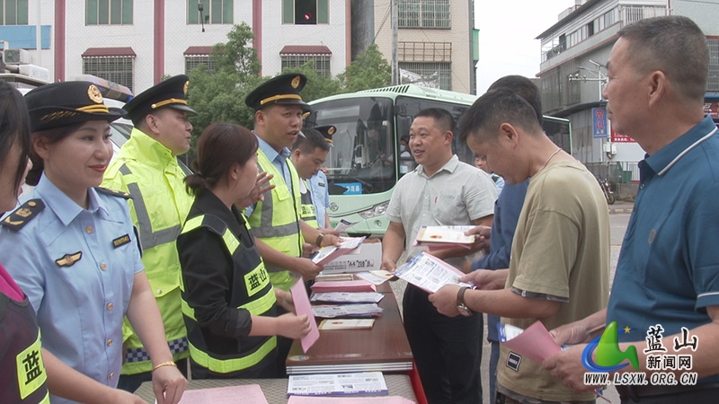 我县开展“路政宣传月”集中宣传活动2.jpg