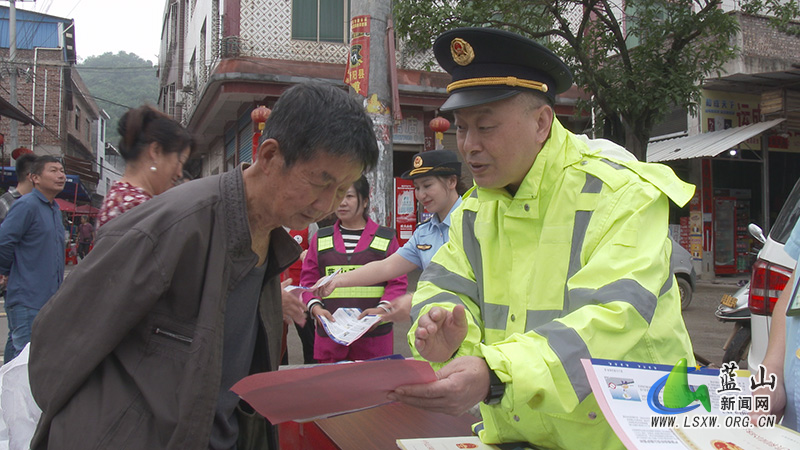 我县开展“路政宣传月”集中宣传活动1.jpg
