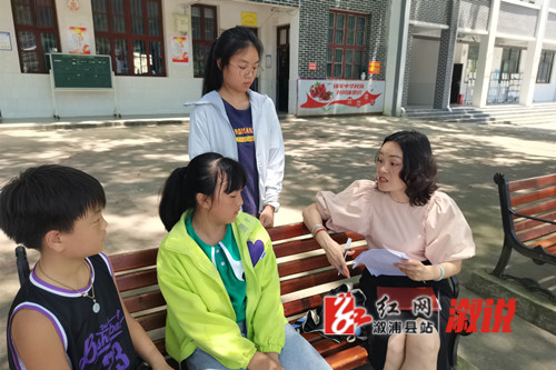 走访留守儿童.jpg