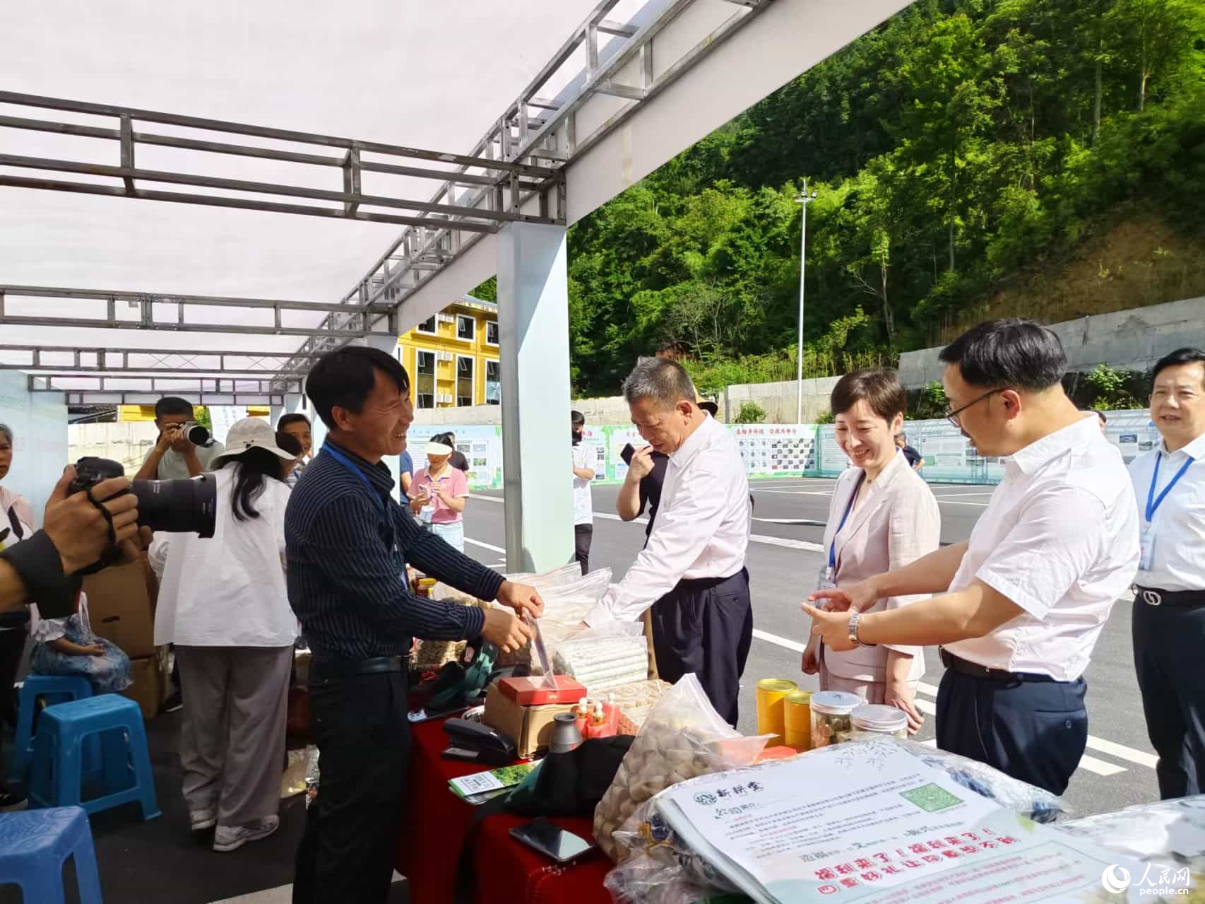 生态农产品展示。实习生张艺朵摄