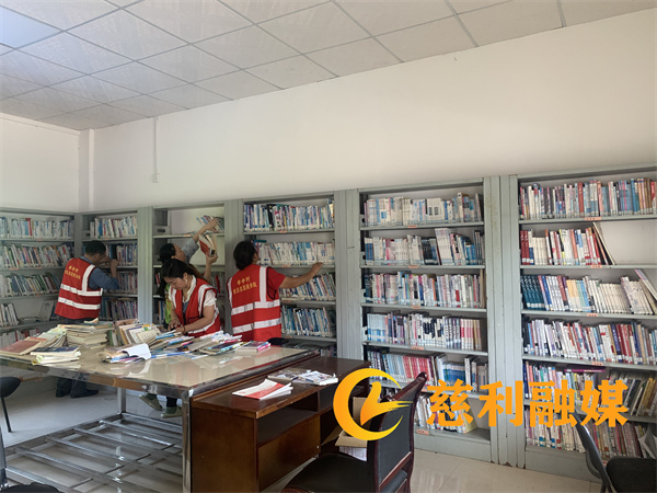 申中村农家书屋 (4)图1_副本.jpg